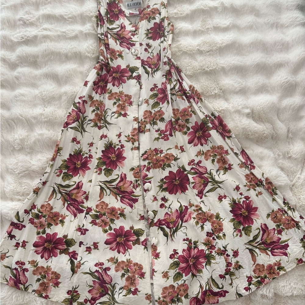 Elegant Floral Maxi Dress in Pink and White